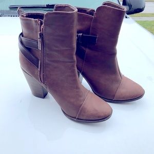 Heeled booties